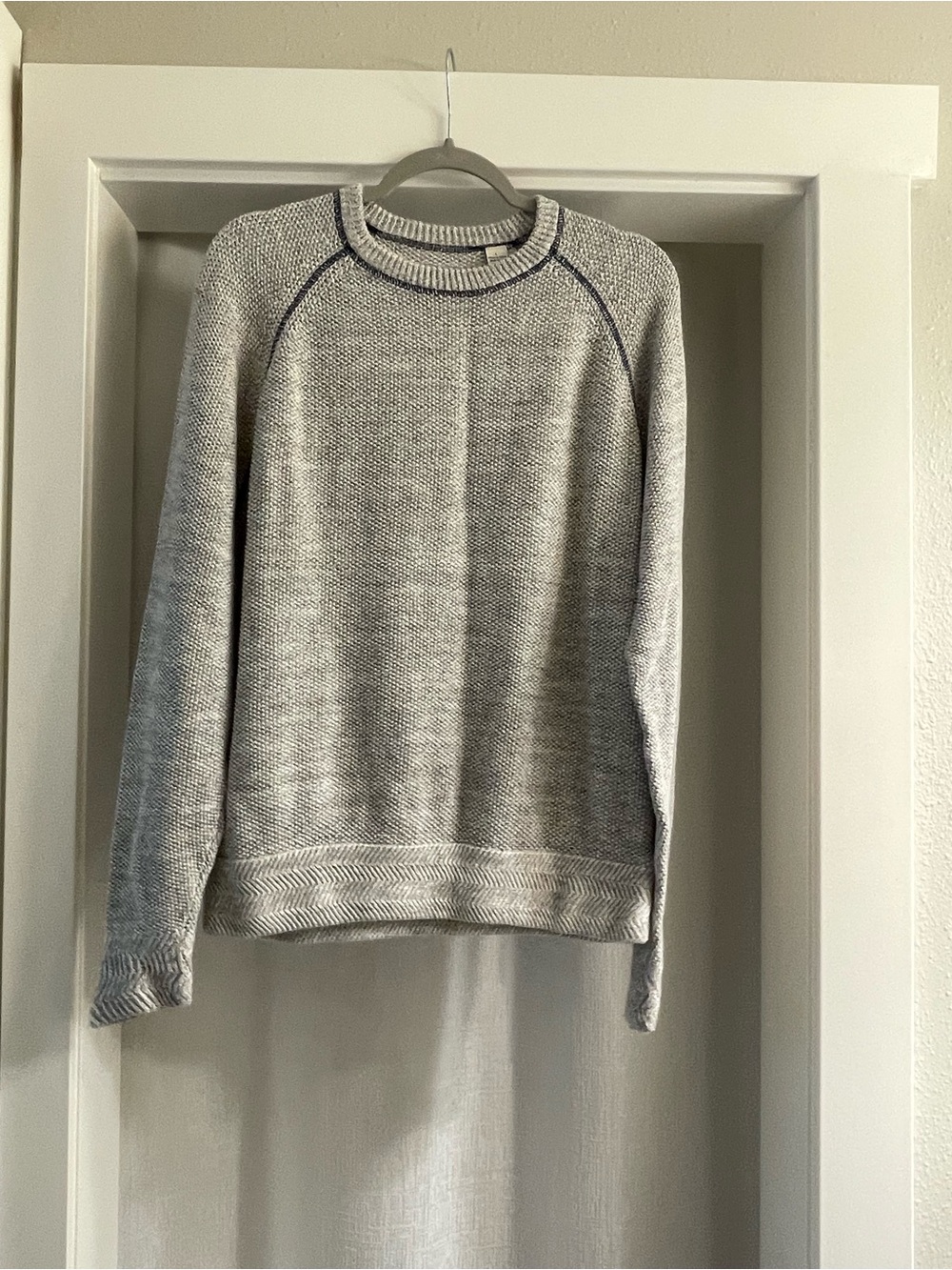 Classic Men's Crewneck Sweater in Light Gray